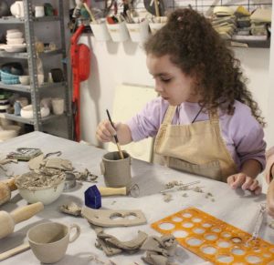seramik atölyesi çocuklar